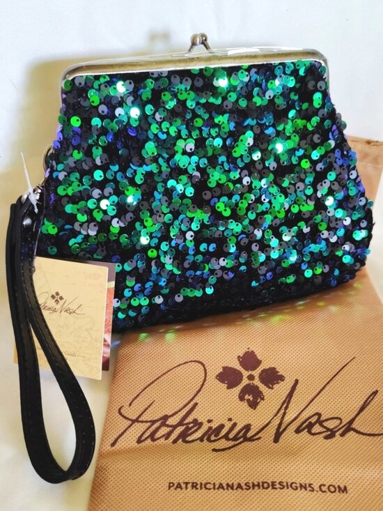 Patricia Nash Handbags - Patricia Nash Savena Frame Kisslock Sequins & Leather Wristlet Clutch in Green